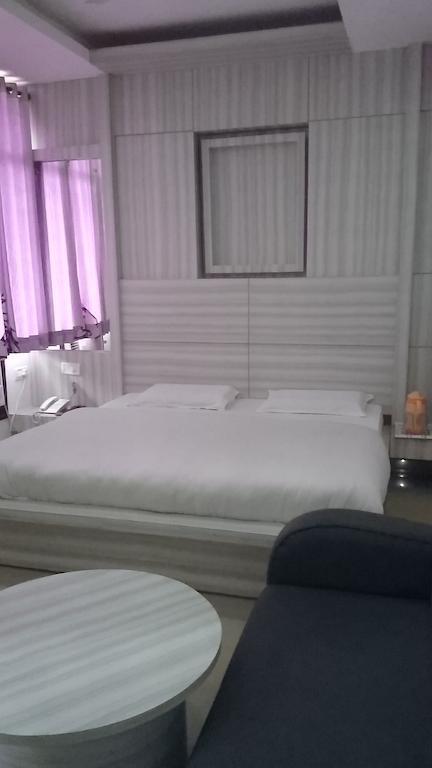 Hotel Maharaja Katra  Εξωτερικό φωτογραφία
